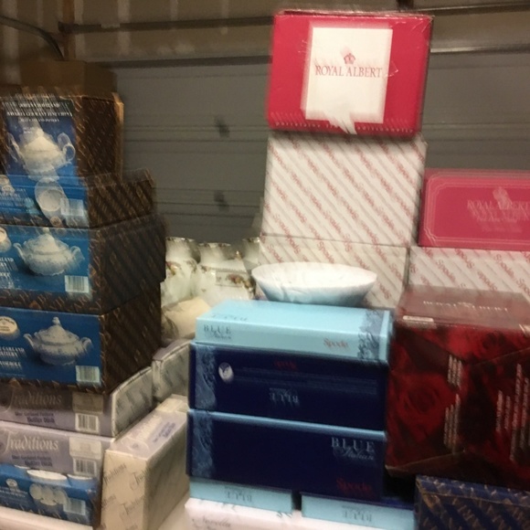 20 Piece Place Setting Blue Garland Bavarian NWT - Picture 6 of 6